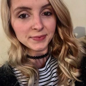 Meet your Posher, Alexia